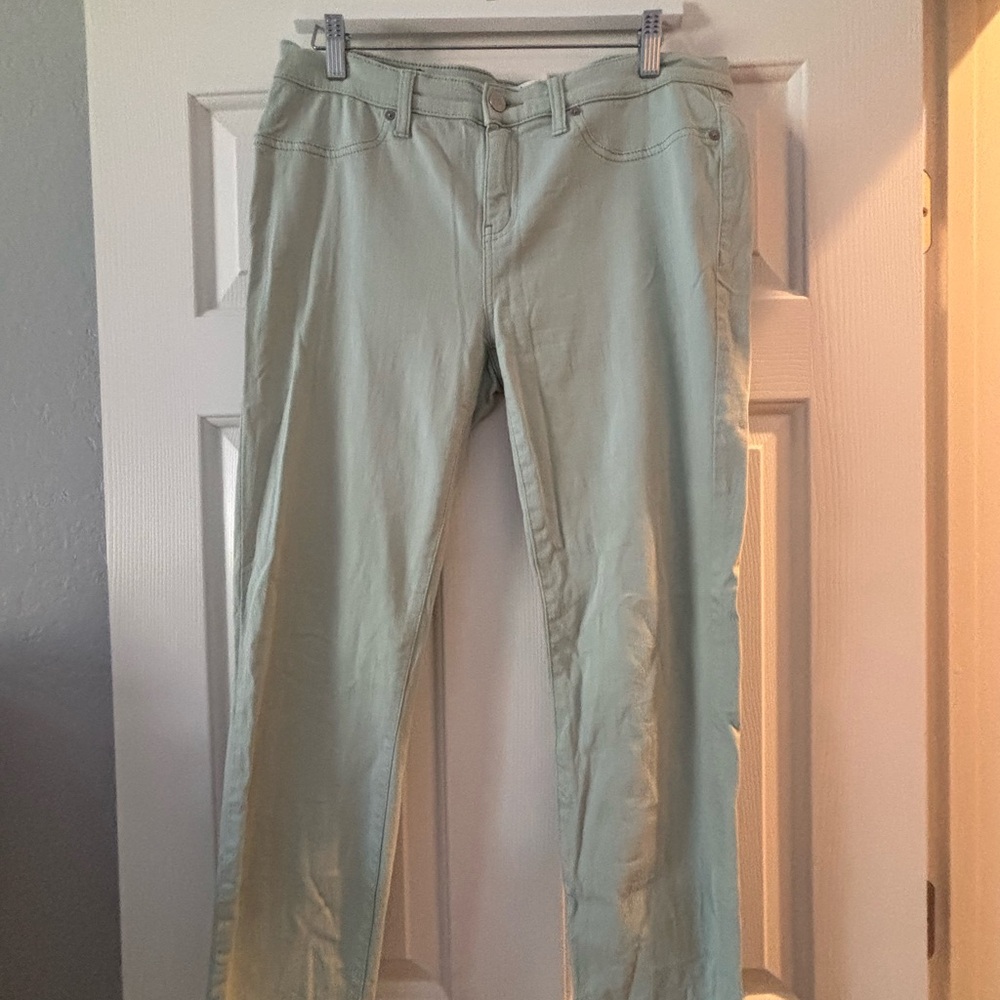Stylish Women's Light Green Straight Leg Jeans
